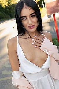 Ara Mix - Photo de profil actrice | Videossexy
