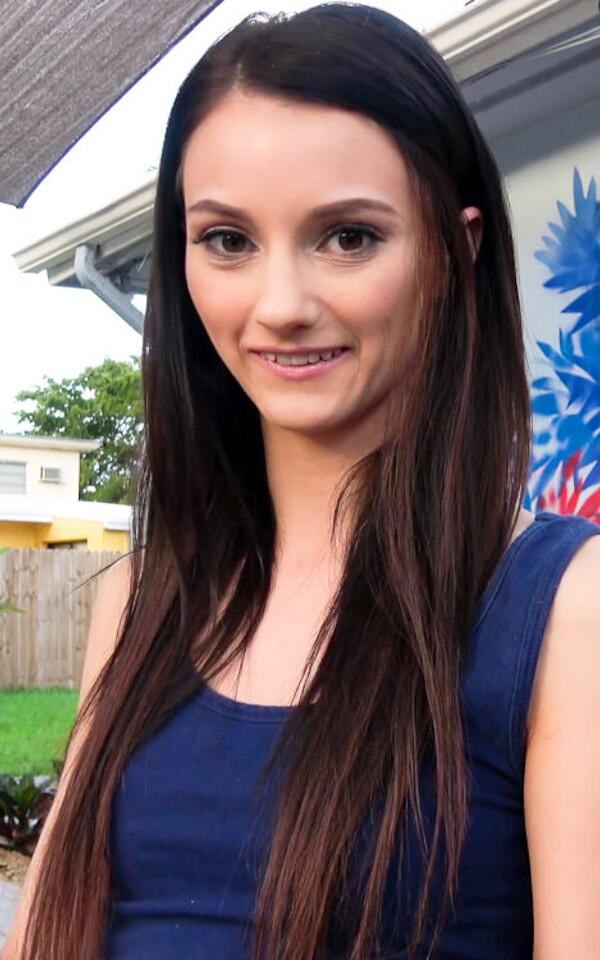 Farrah Valentine photo 9