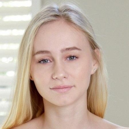 Alicia Williams photo 78