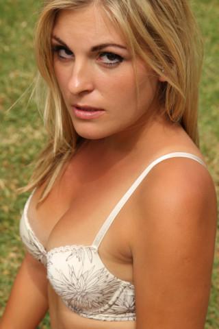 Candice — fotos e vídeos +18