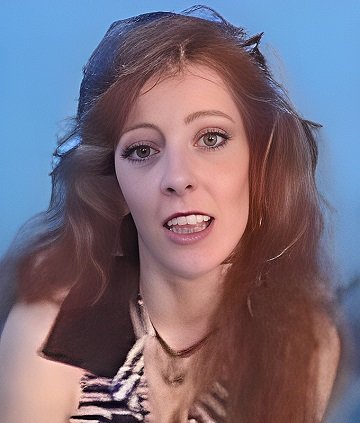 Toni O'Brien — fotos e vídeos +18
