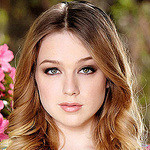Alaina Fox photo 20