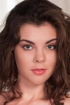 Dakota Haux photo 15