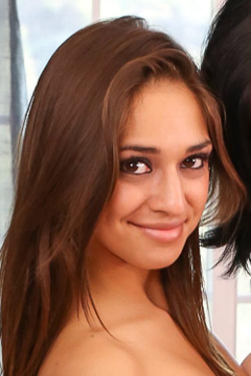 Sara Luvv photo 43
