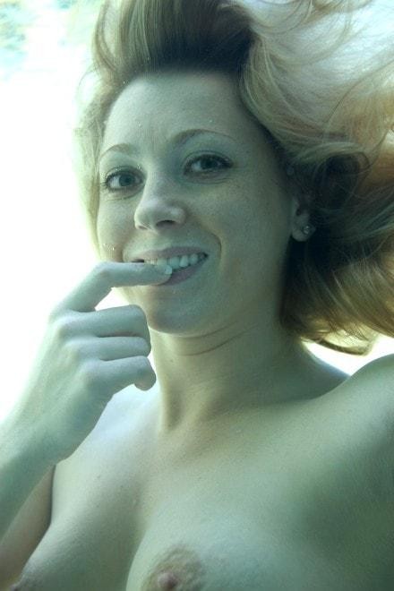 Allie — fotos e vídeos +18