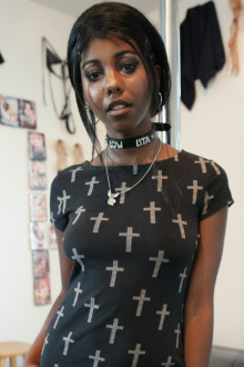 Daizy Cooper photo 18