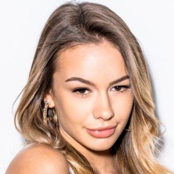 Naomi Swann photo 37