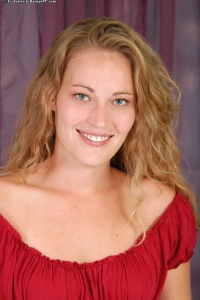 Daisy May photo 8