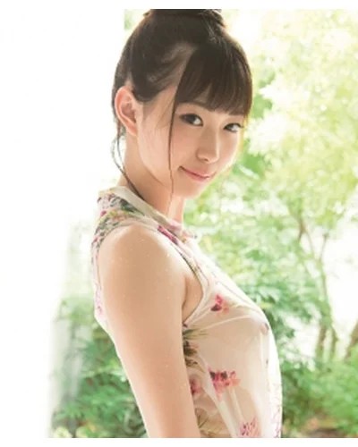Akari Mitani photo 6