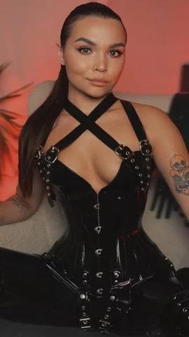 Dominatrix Alice — fotos e vídeos +18
