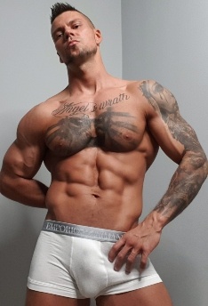 Angelo Godshack photo 29