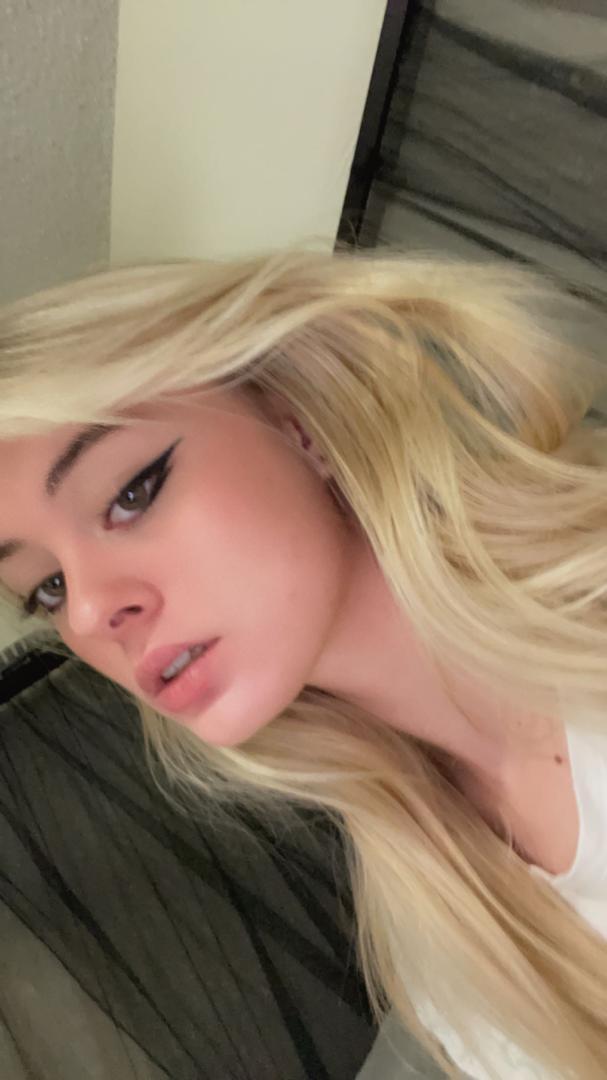 Amber Moore photo 46