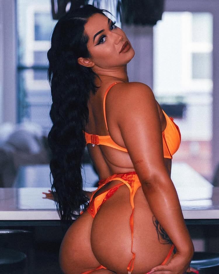 Adriana Brooke photo 13