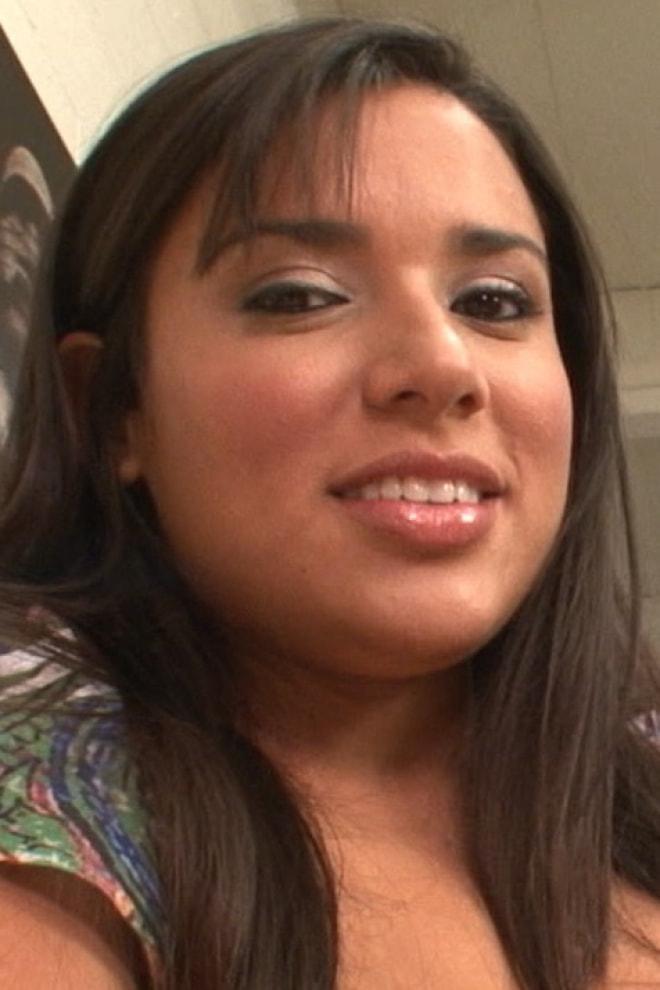 Annika Adams photo 5