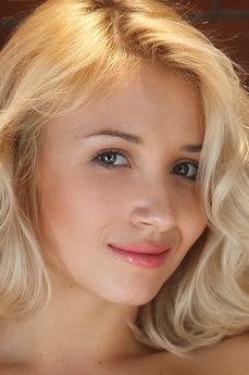 Isabella D photo 12