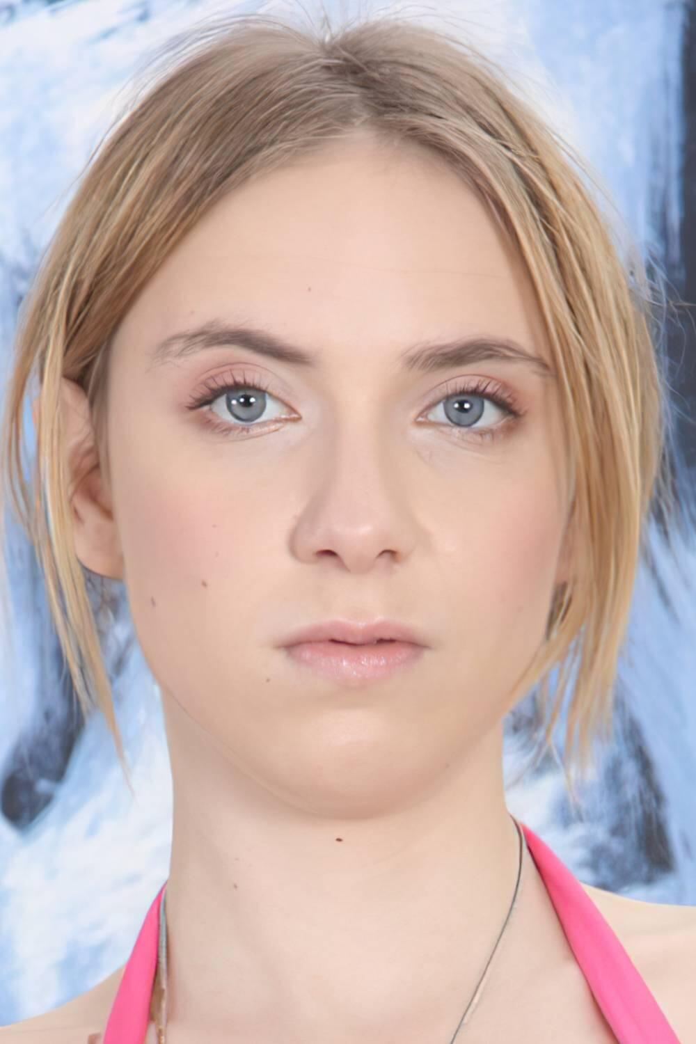 Isabel Stern photo 9
