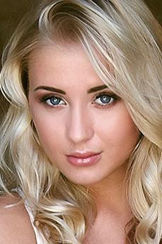 Cayla Lyons photo 57
