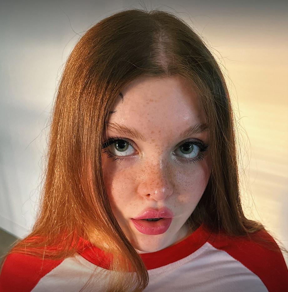 Alexis Lust — fotos e vídeos +18