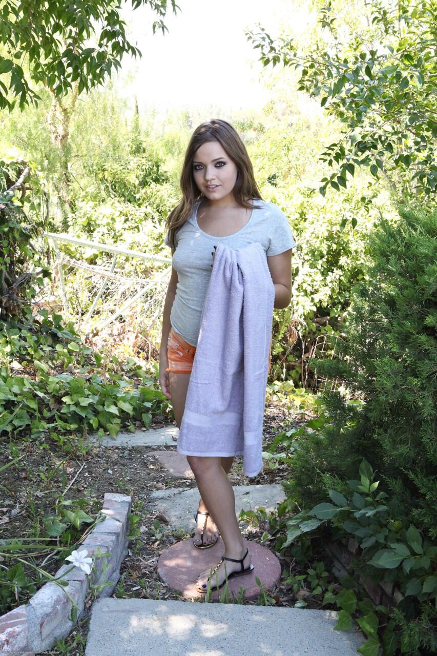 Ashlynn Leigh photo 5