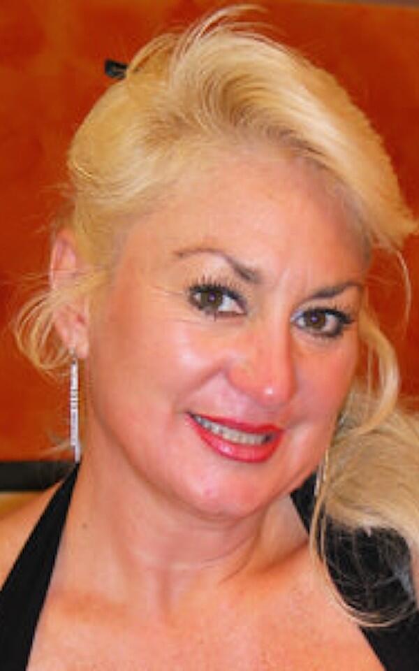 Dana Hayes photo 5