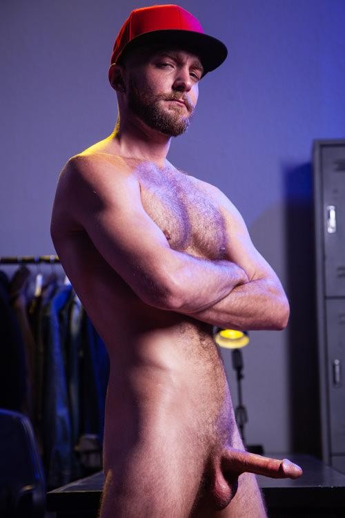 Deviant Otter photo 2
