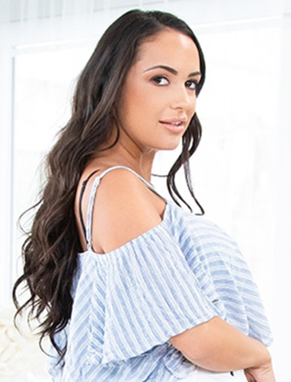 Sofi Ryan photo 3