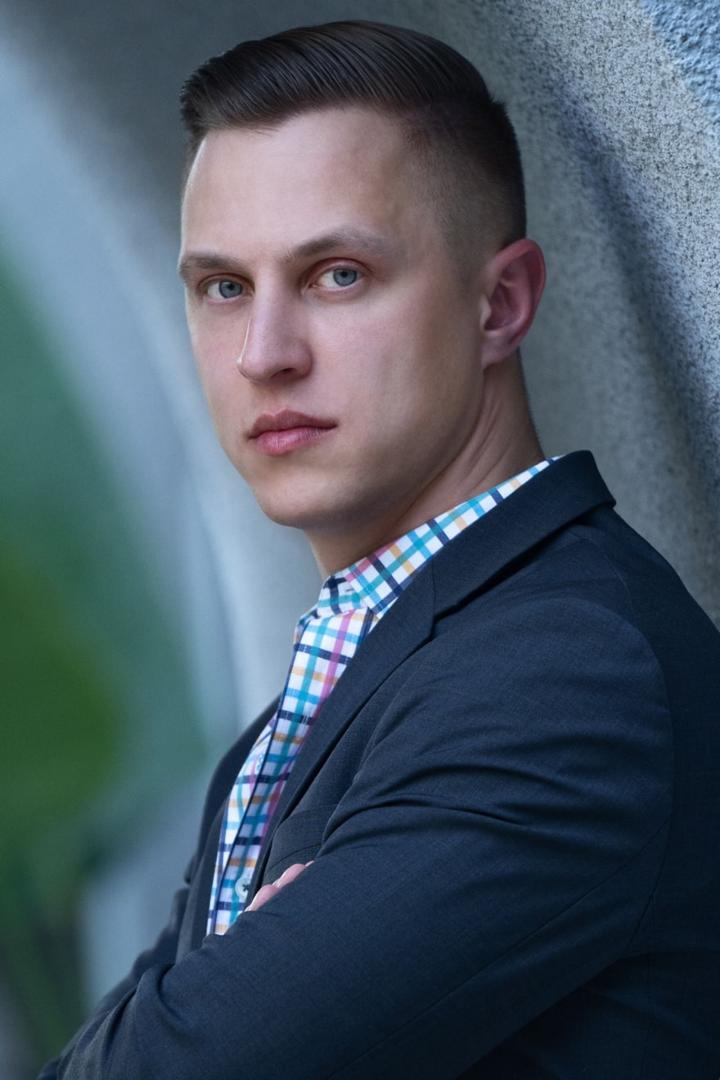 Alex Mack photo 8