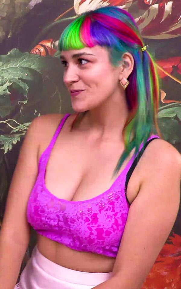 Emerald Loves photo 6
