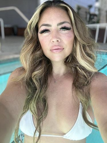Real Queen Tiffy — fotos e vídeos +18