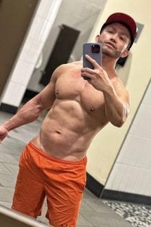 Beau Nik photo 3