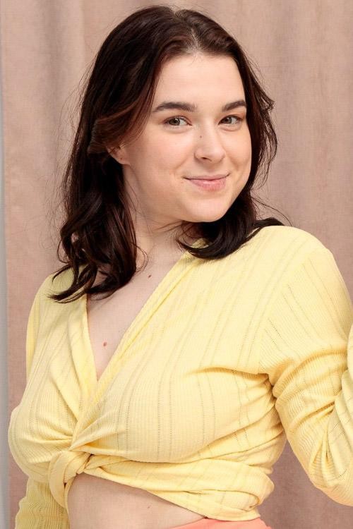 Ellison Darling photo 2
