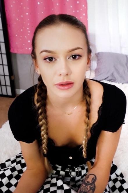 Naomi Swann photo 30