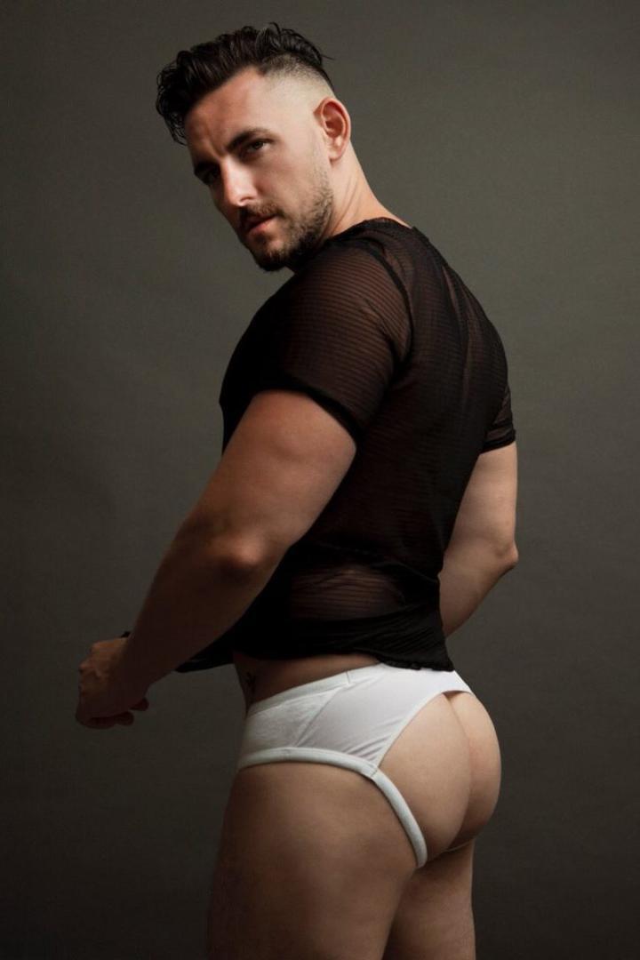 Derek Allen photo 3