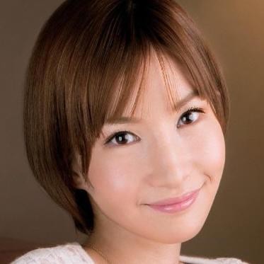Izumi Koharu photo 2