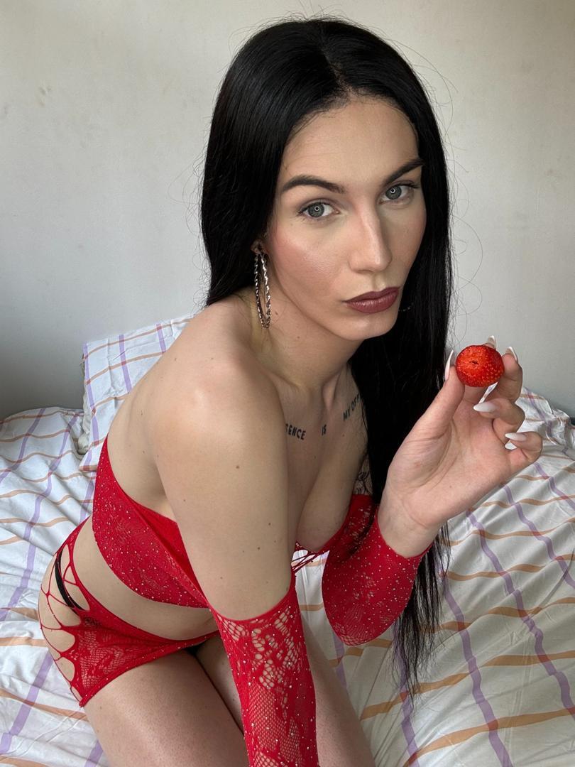 Helena Jones — fotos e vídeos +18