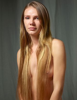 Elina De Leon photo 13