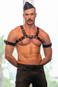 Adam Tyrant photo 5