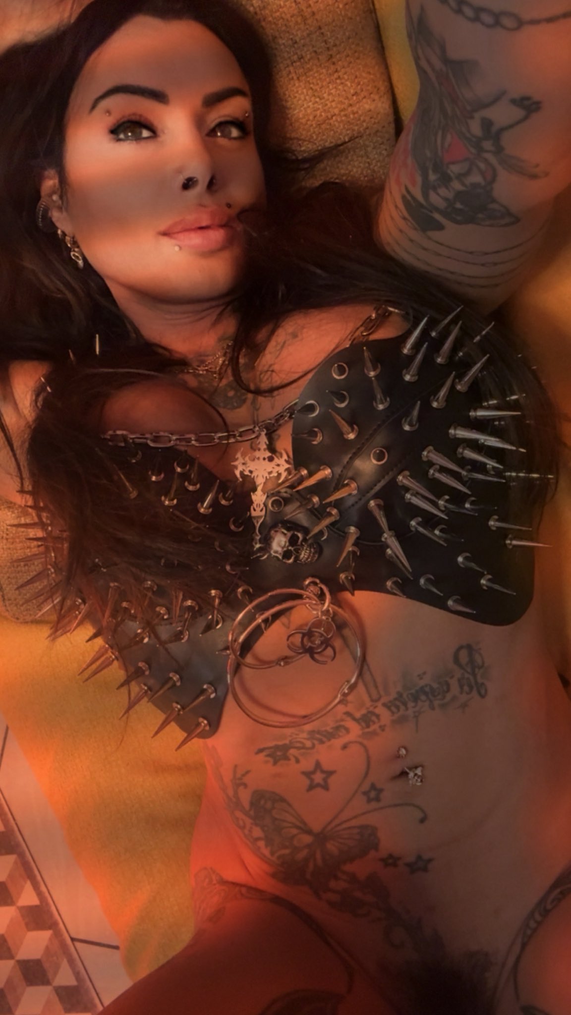 Mistress Desideria Godiva — fotos e vídeos +18