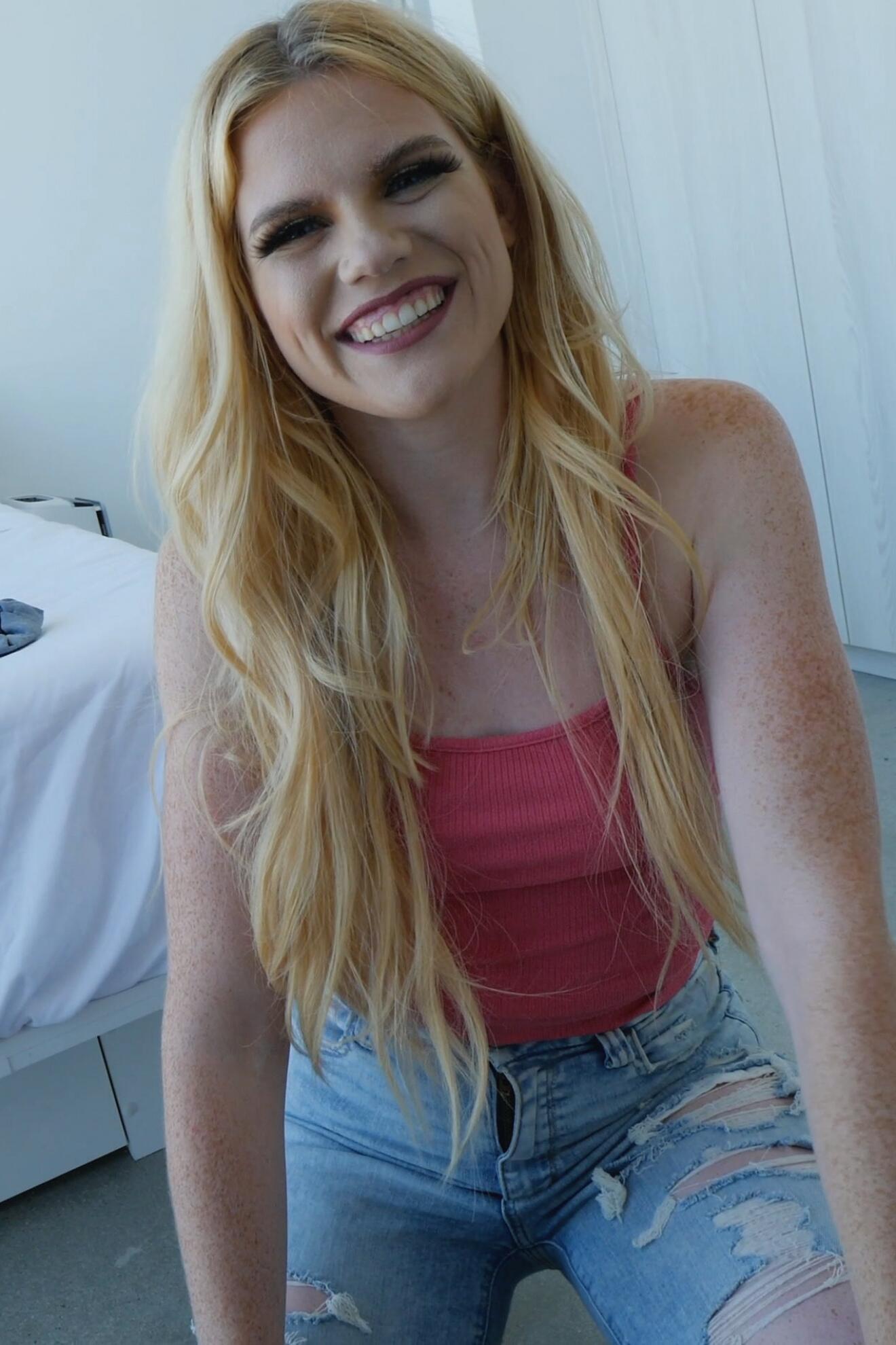 Nikki Sweet photo 10