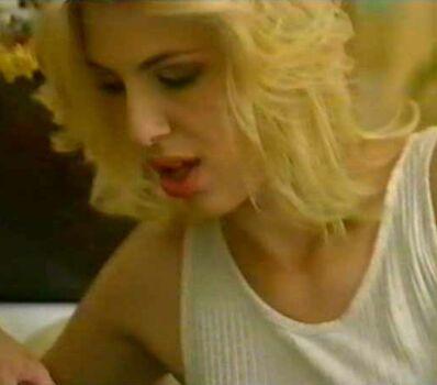 Kim Monroe photo 23