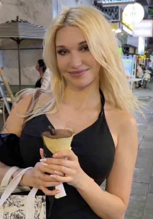 Ellen000 — fotos e vídeos +18