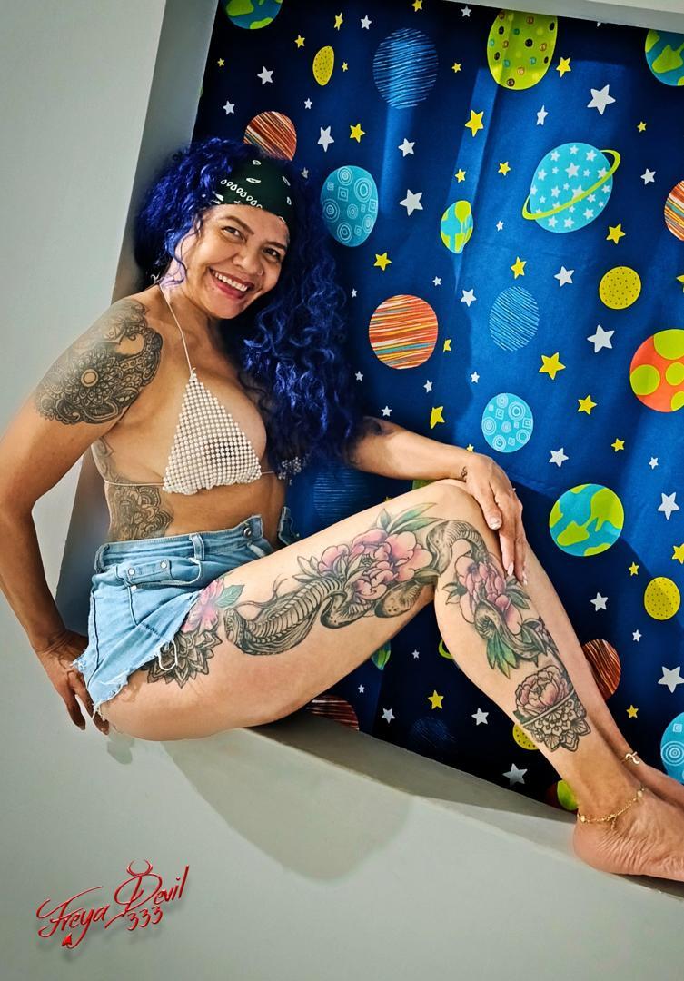 Freya Devil — fotos e vídeos +18