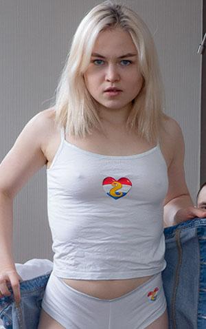 Kira Stone photo 21