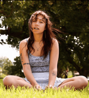 Melanie J — fotos e vídeos +18