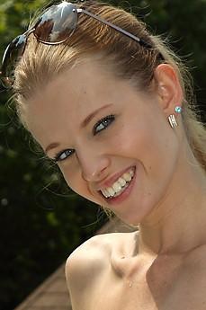 Angel Hott photo 29