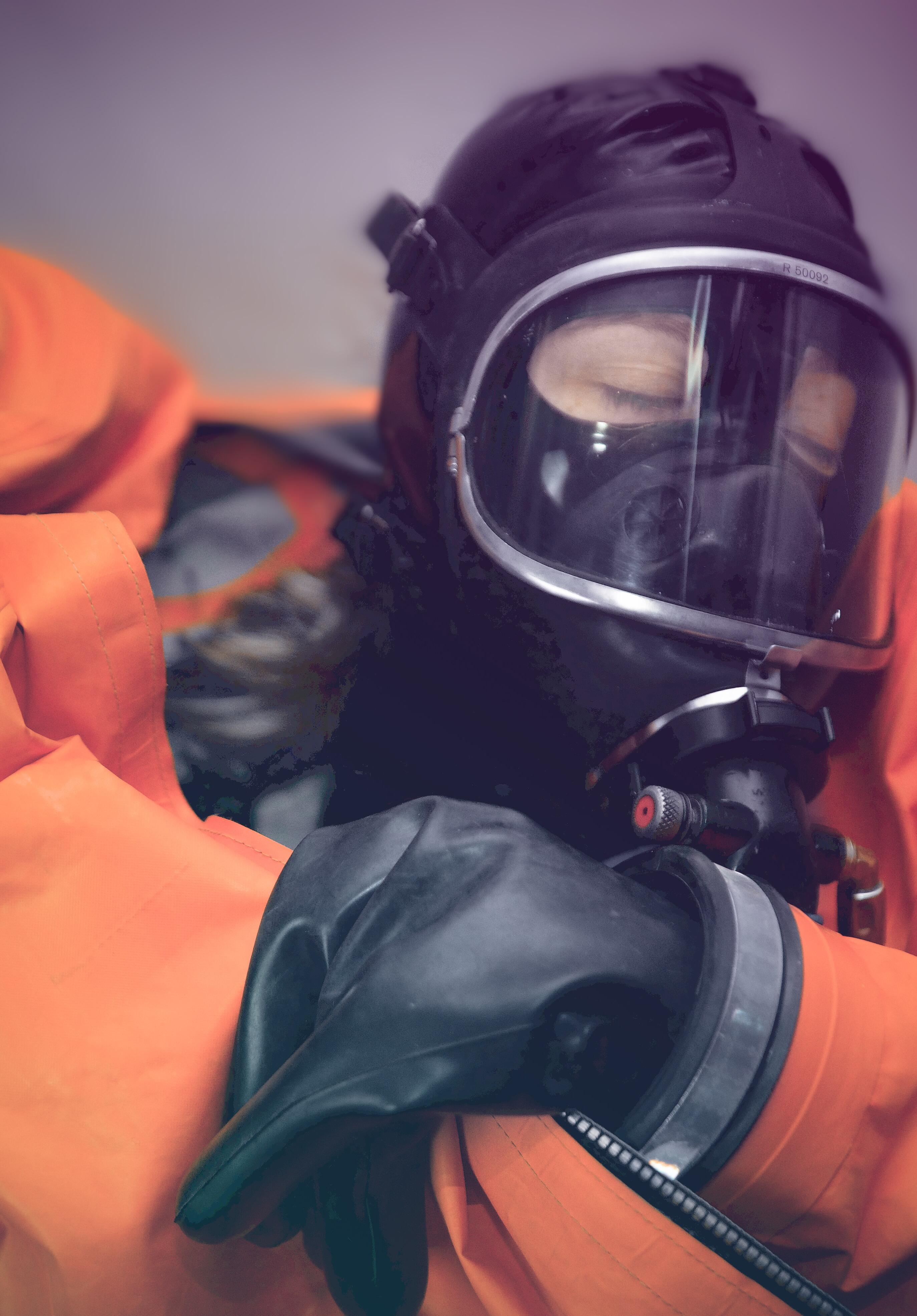 The Hazmat Pixie — fotos e vídeos +18