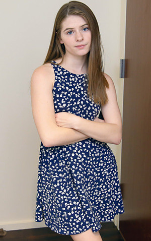 Alice March photo 21
