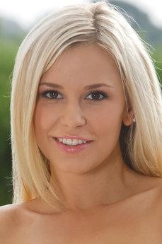 Lola Myluv photo 52
