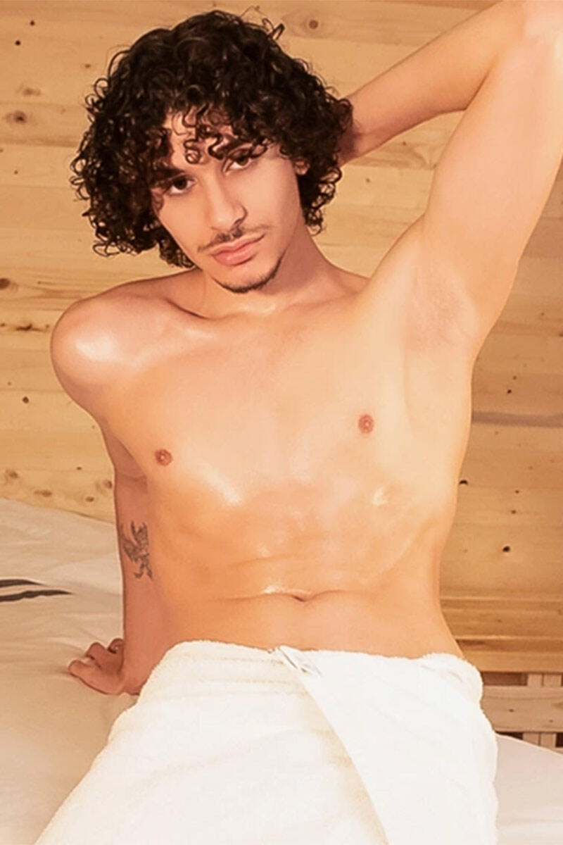 Adele Sins photo 2