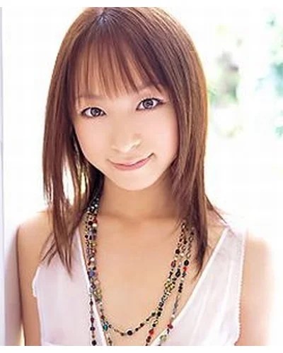 Emiru Momose photo 3